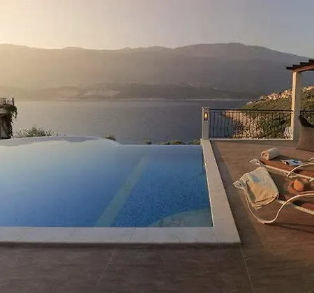 Peninsula 1 Villa Kas